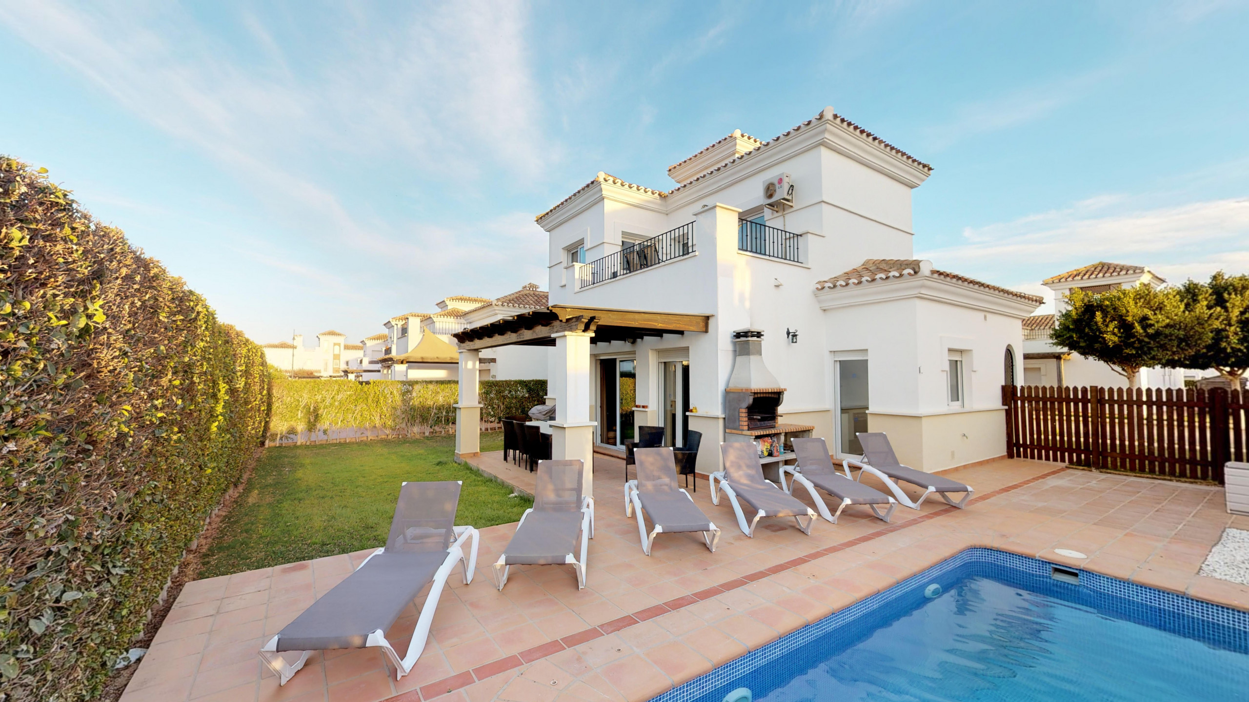 Villa Besugo - Free Car Hire!